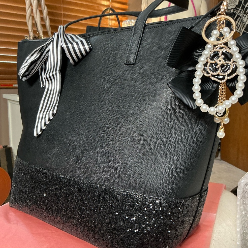 KATE SPADE “Molly Glitter Large Tote” - Picture 12 of 16